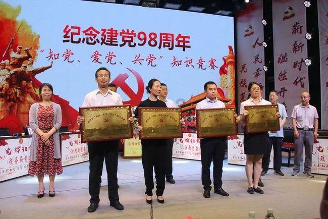 高中生带哪个颜色好